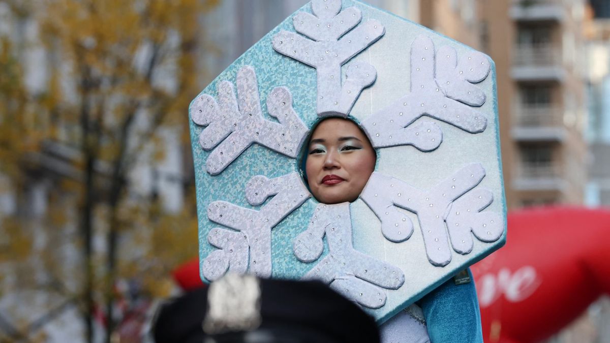 El evento contó con más de 700 payasos y animadores, junto con 28 carrozas.